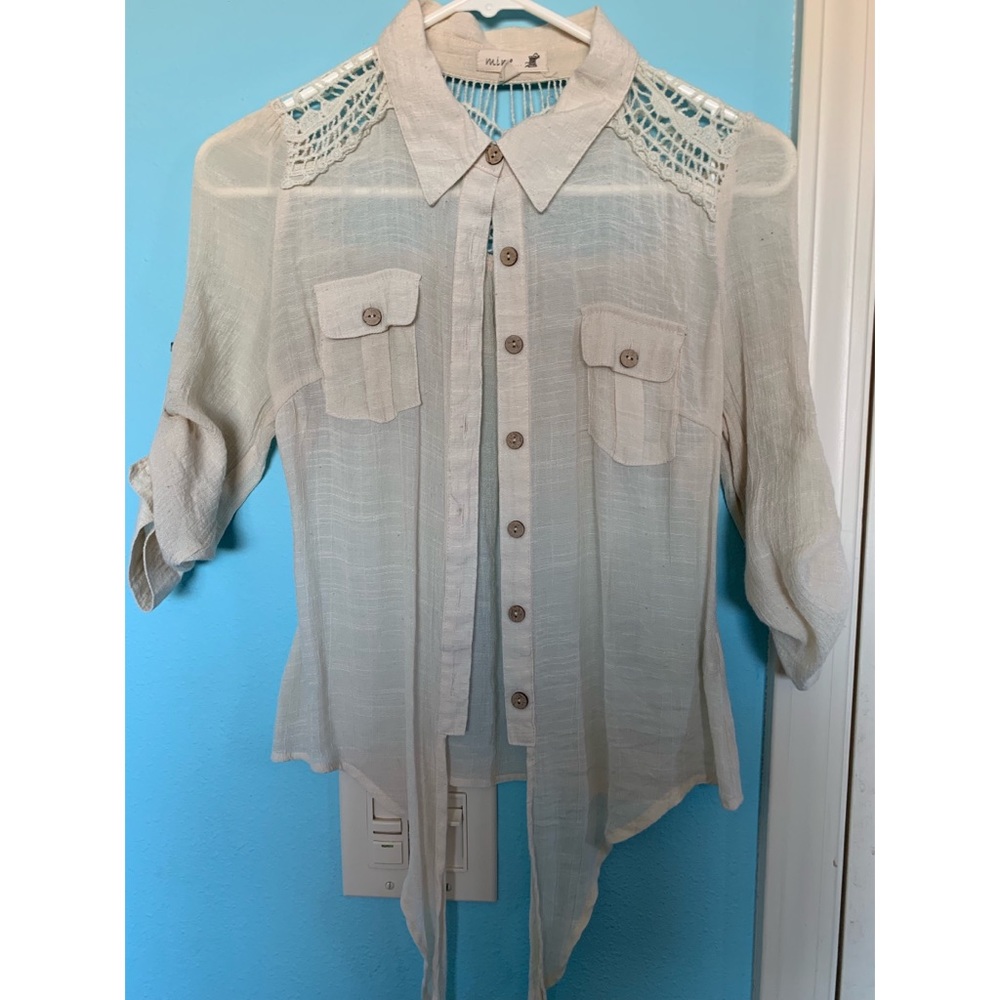 3/4 sleeve button up shirt